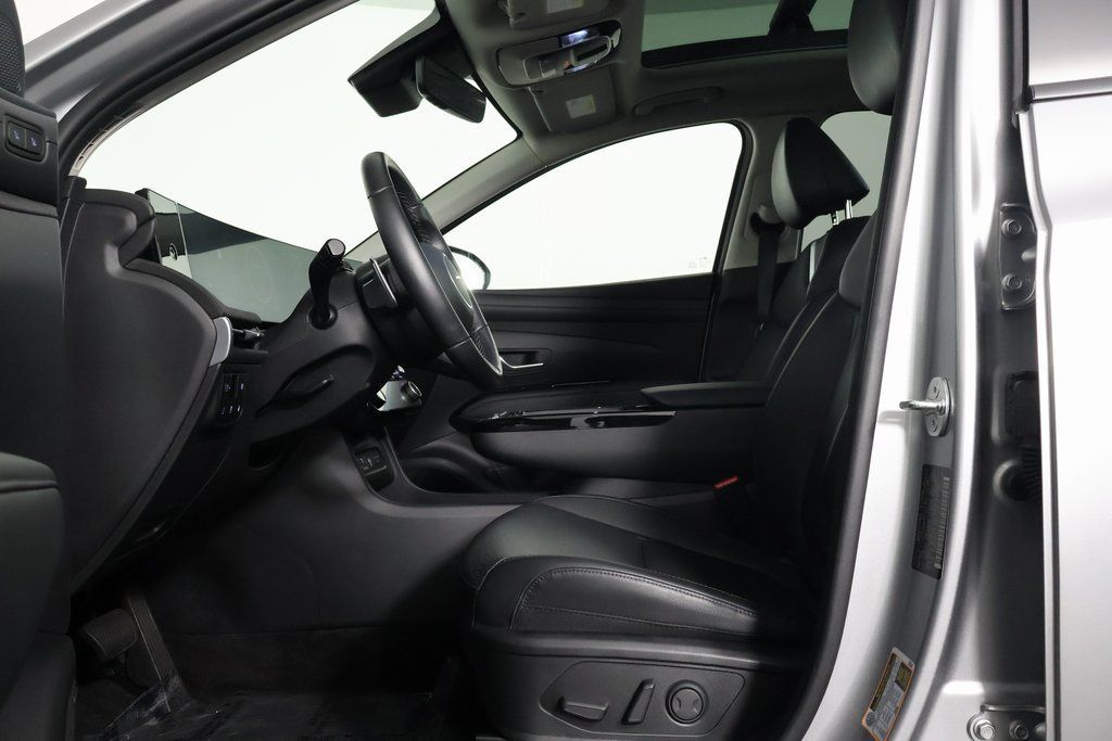 Used 2025 Hyundai Tucson Limited AWD/4WD image 10
