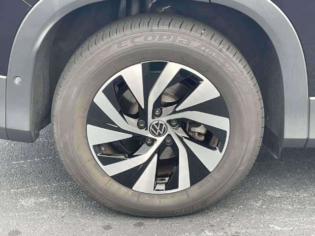 Certified 2026 Volkswagen Tiguan S FWD image 9
