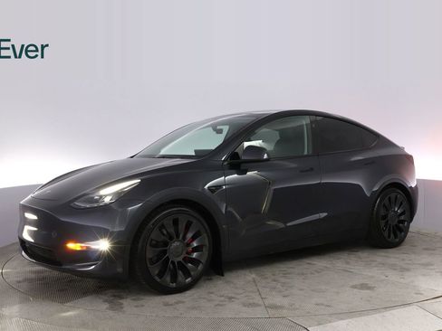 Used 2024 Tesla Model Y Performance AWD/4WD image 18