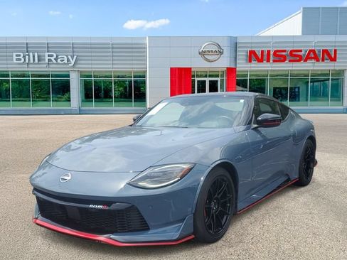 Certified 2024 Nissan Z Performance w/ Floor Mat Package RWD image 2