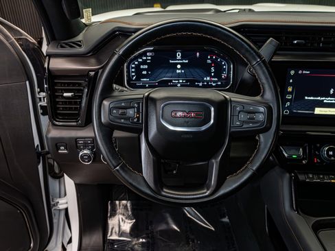 Used 2025 GMC Sierra 2500 AT4 image 17