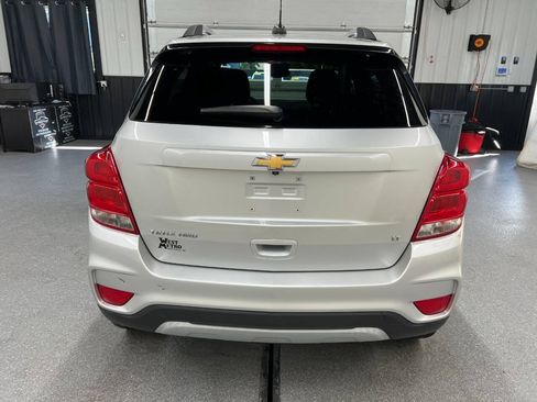 Used 2017 Chevrolet Trax LT w/ LT Convenience Package AWD/4WD image 5