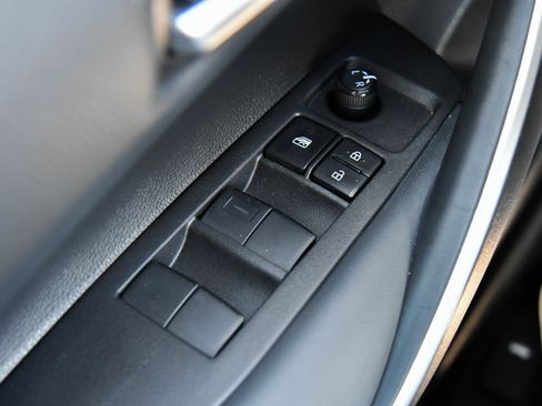 Used 2024 Toyota Corolla SE w/ SE Package image 35