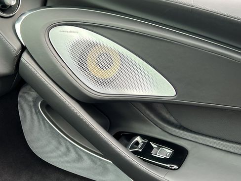 Used 2022 McLaren GT Base image 42