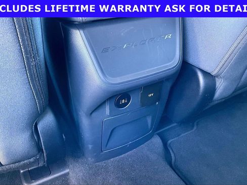 Used 2025 Ford Explorer Active RWD image 29
