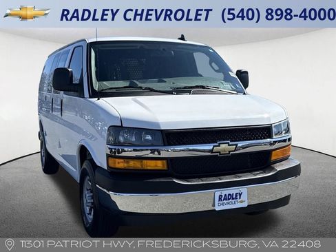 Certified 2024 Chevrolet Express 2500 Work Van w/ Driver Convenience Package image 17