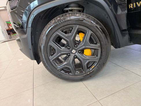 Used 2023 Rivian R1S Adventure AWD/4WD image 26