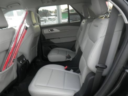 Certified 2025 Ford Explorer Active w/ Active Comfort Package image 17