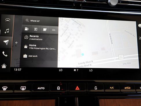 Used 2024 Aston Martin DB12 Convertible image 29