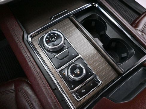 Used 2022 Ford Expedition Limited image 27