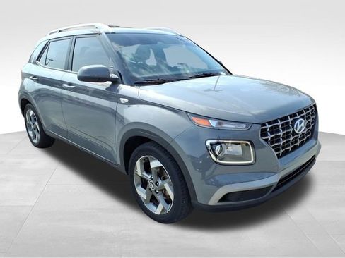 Used 2023 Hyundai Venue SEL image 12