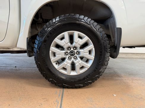 Used 2023 Nissan Frontier SV w/ SV Convenience Package AWD/4WD image 11