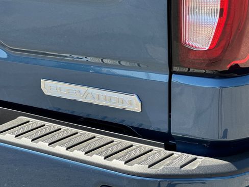 New 2025 GMC Sierra 1500 Elevation image 31