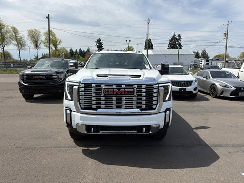 Used 2024 GMC Sierra 3500 Denali w/ Denali Reserve Package image 2