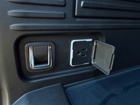 Used 2025 GMC Hummer EV 2X w/ Extreme Off-Road Package image 39