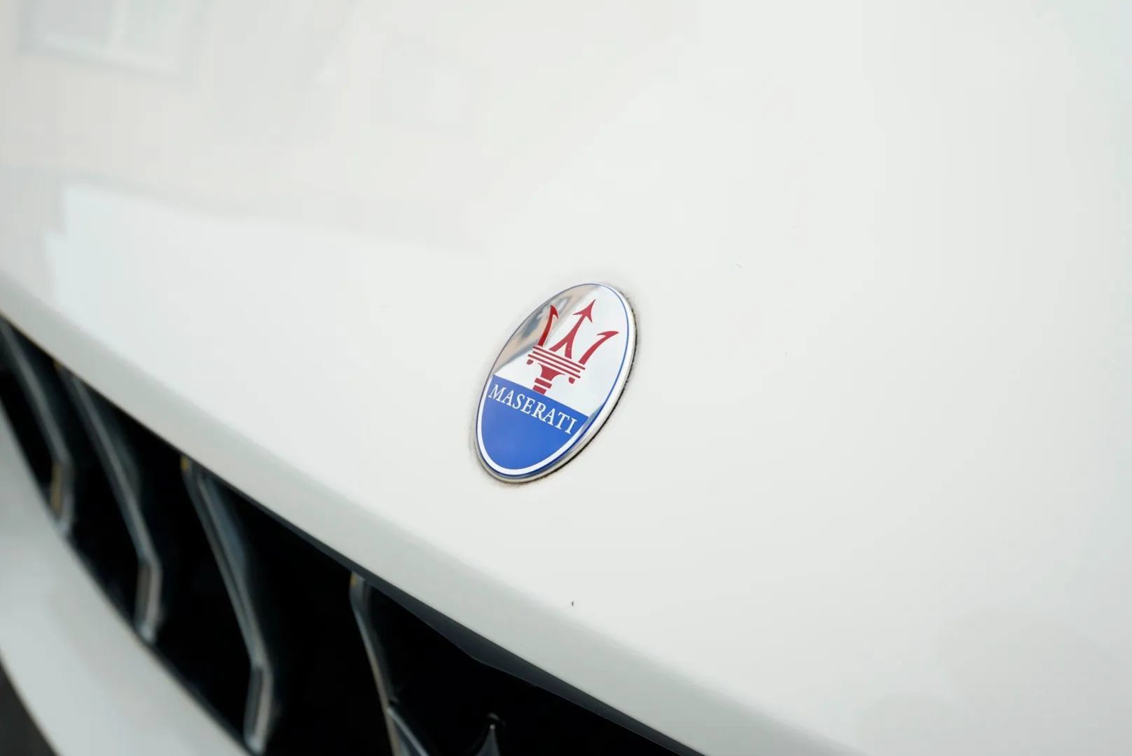 Used 2018 Maserati Levante AWD/4WD image 10