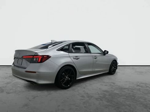 Used 2025 Honda Civic Sport image 4