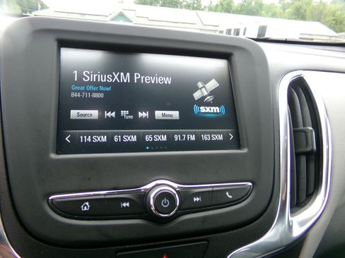 Used 2018 Chevrolet Equinox LT AWD/4WD image 2
