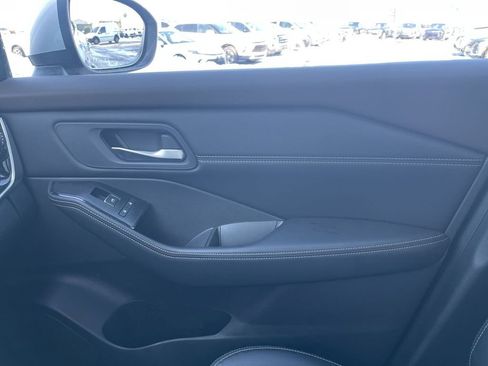 Used 2022 Nissan Rogue SL w/ SL Premium Package image 31