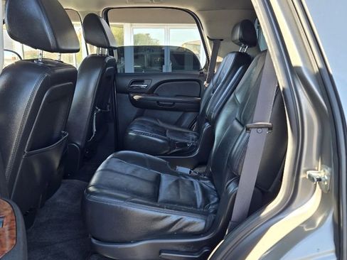 Used 2008 Chevrolet Tahoe LT w/ LT Preferred Equipment Group image 12