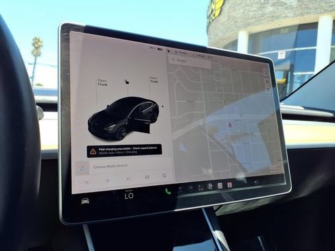 Used 2018 Tesla Model 3 Long Range RWD image 14