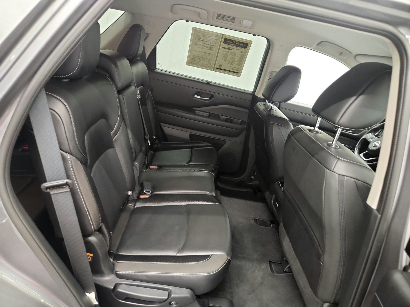 Used 2024 Nissan Pathfinder SL FWD image 32