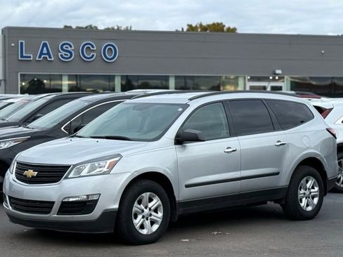 Used 2017 Chevrolet Traverse LS image 1
