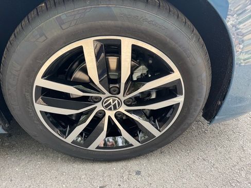 New 2025 Volkswagen Jetta SE image 9