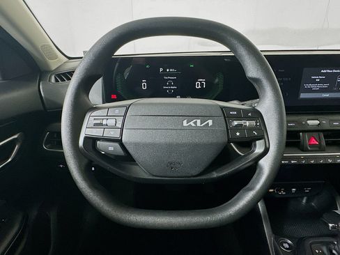 Used 2025 Kia K4 LXS image 18