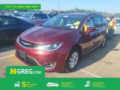 Used 2018 Chrysler Pacifica Touring-L Plus w/ Advanced Safetytec Group