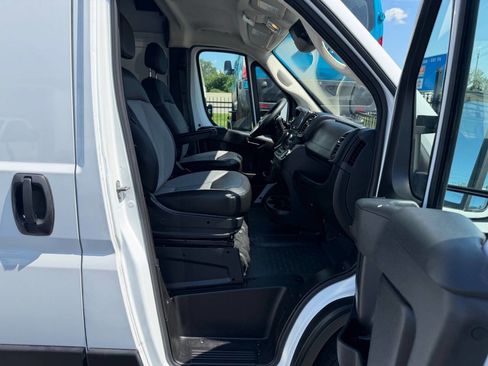 Used 2025 RAM ProMaster 3500 w/ Convenience Group FWD image 17