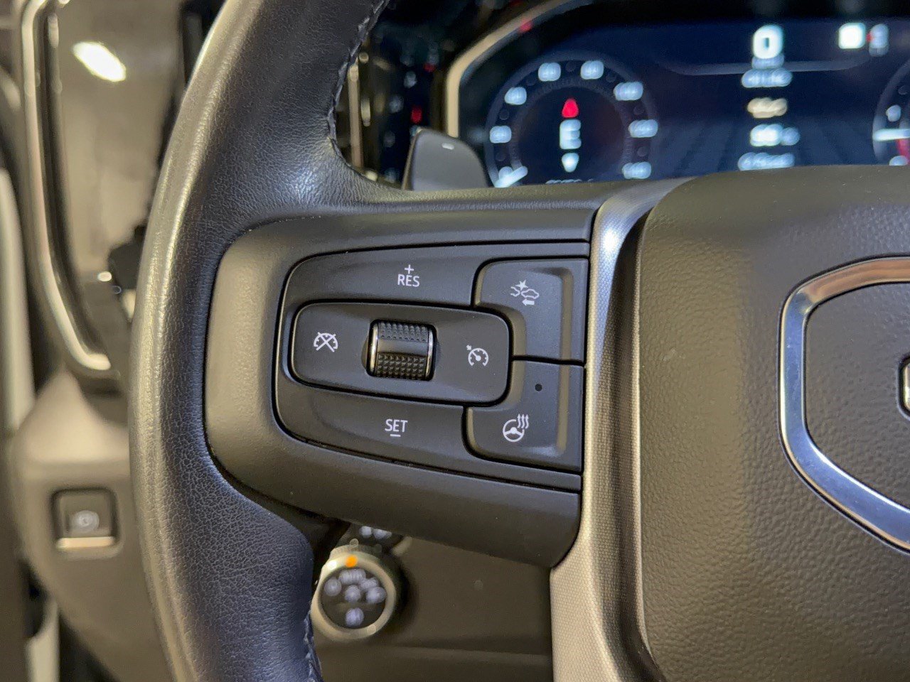 Used 2022 GMC Sierra 1500 Elevation w/ Preferred Package AWD/4WD image 18