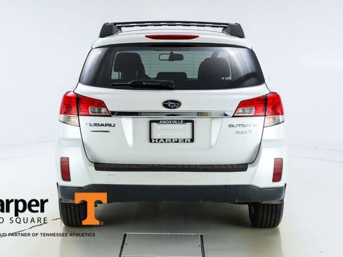 Used 2011 Subaru Outback 2.5i Premium image 45