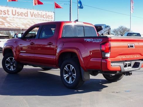 Certified 2018 Toyota Tacoma TRD Sport image 13