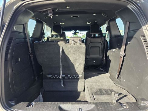 Used 2022 Chrysler Pacifica Touring-L w/ Uconnect Theater Family Group FWD image 30