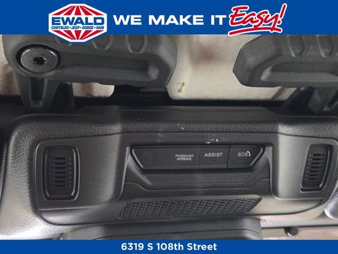 New 2025 Jeep Gladiator Sport image 21