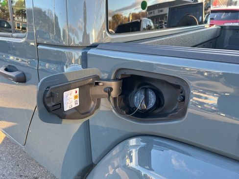 New 2026 Jeep Gladiator Sport image 15