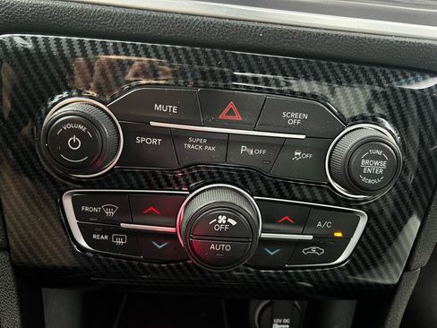 Used 2019 Dodge Charger R/T w/ Blacktop Package RWD image 21