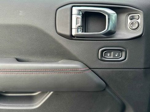 New 2025 Jeep Gladiator Rubicon w/ Convenience Group image 11