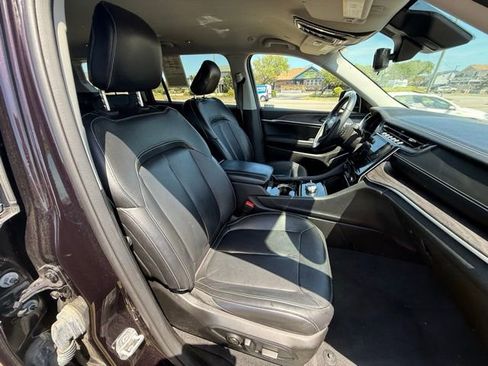 Used 2022 Jeep Grand Cherokee L Limited image 12