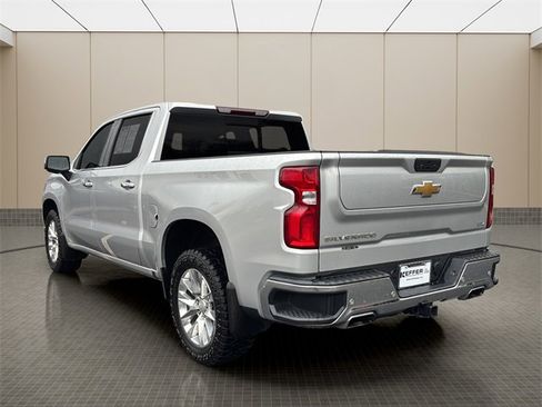 Used 2022 Chevrolet Silverado 1500 LTZ image 3