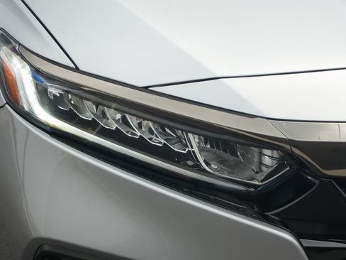 Used 2019 Honda Accord Sport image 10