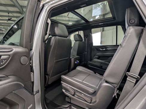 Used 2022 GMC Yukon Denali image 12