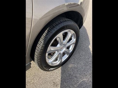 Used 2016 Cadillac SRX Performance w/ Driver Awareness Package image 9