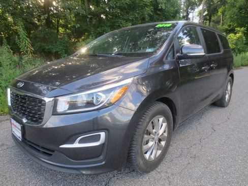 Used 2019 Kia Sedona LX FWD image 1