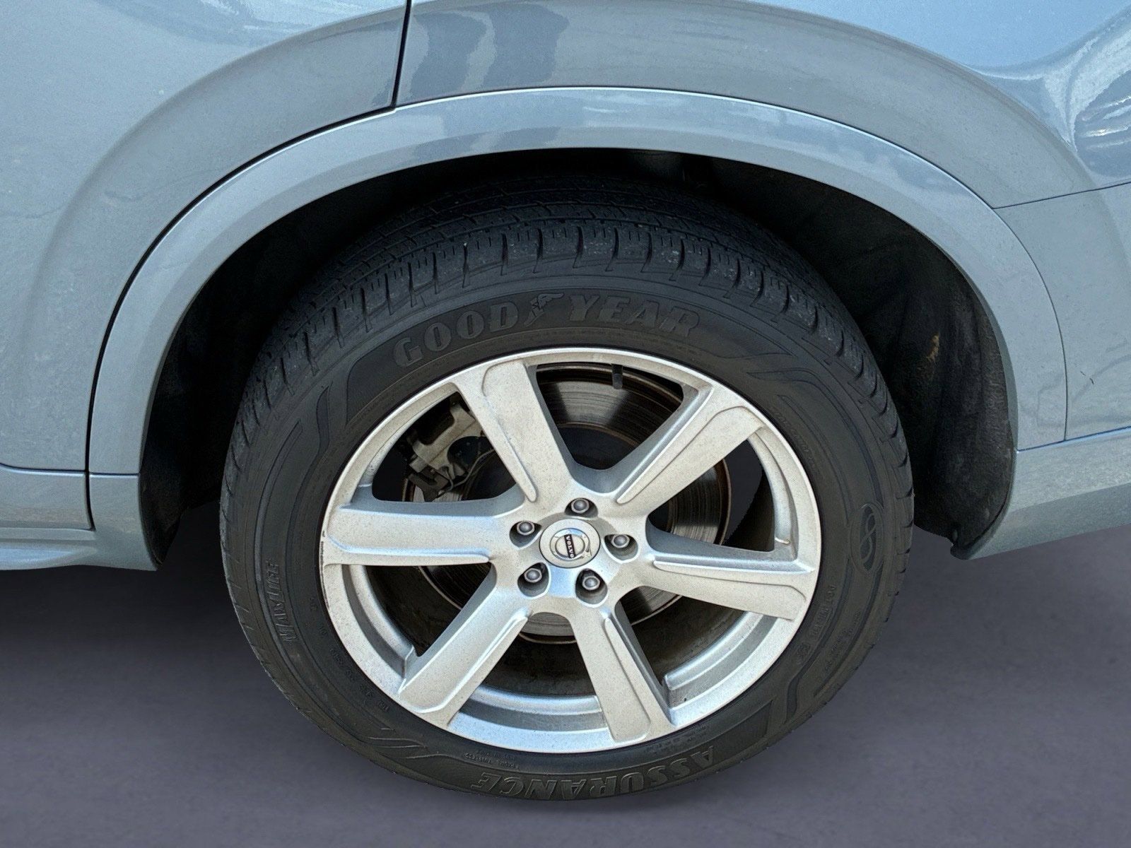 Used 2023 Volvo XC90 B5 Core AWD/4WD image 5