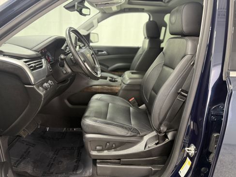 Used 2020 Chevrolet Suburban LT w/ Luxury Package image 15