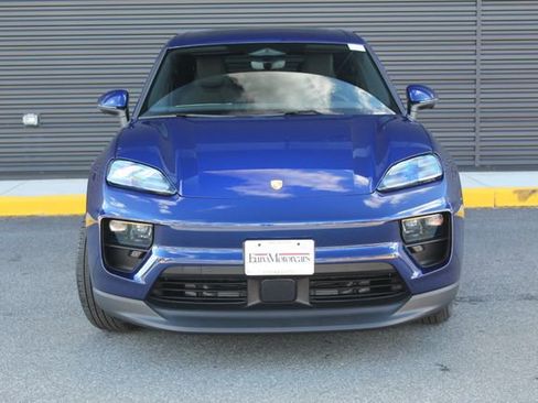 New 2026 Porsche Macan 4 Electric image 11