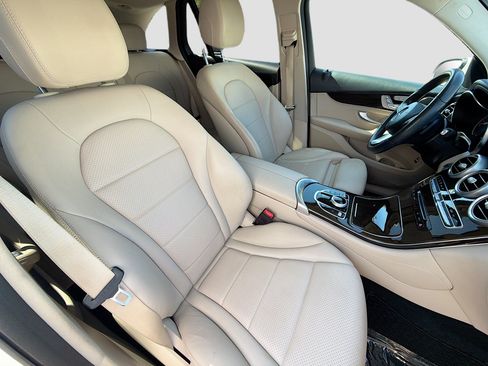 Used 2019 Mercedes-Benz GLC 300 image 14