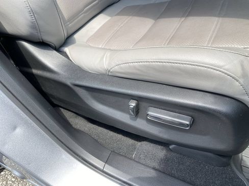 Used 2019 Honda CR-V Touring image 36